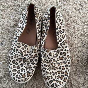 TOMS Animal Print Casual Slip-Ons